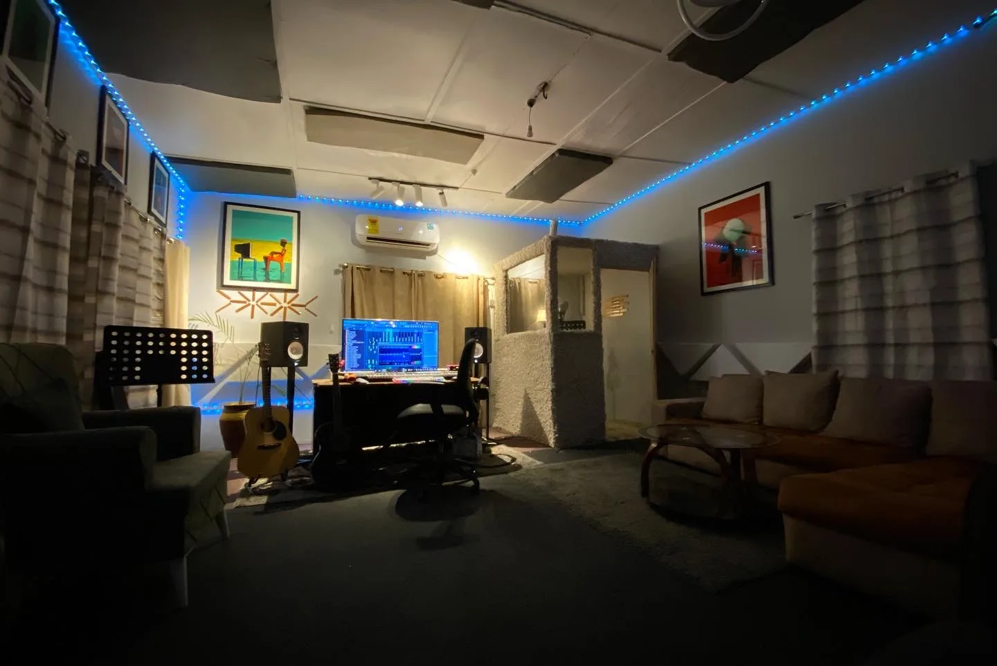 OUTRIGHT STUDIOS — Accra