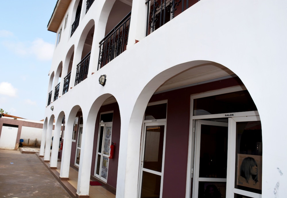 Kunta Kinte Hotel – TortoisePath