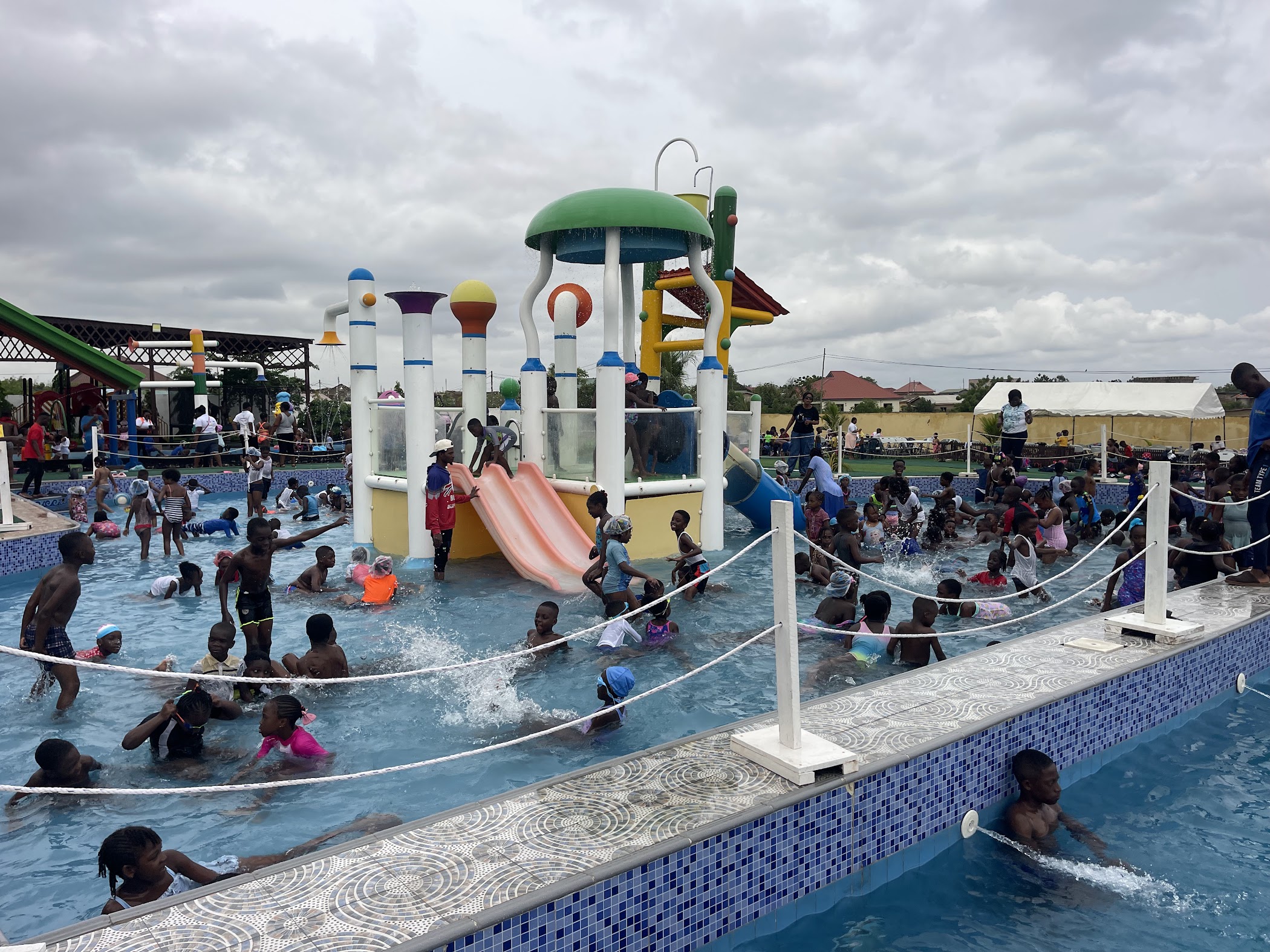 Splashville Water park Ghana — Domeabra