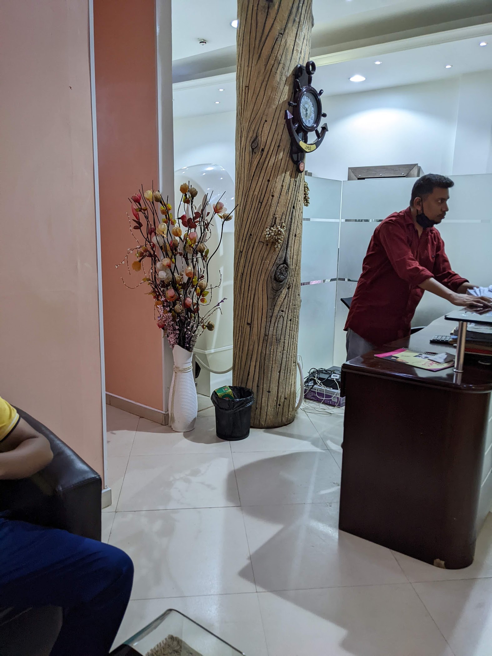 BLUNT HAIR STUDIO — Kampala