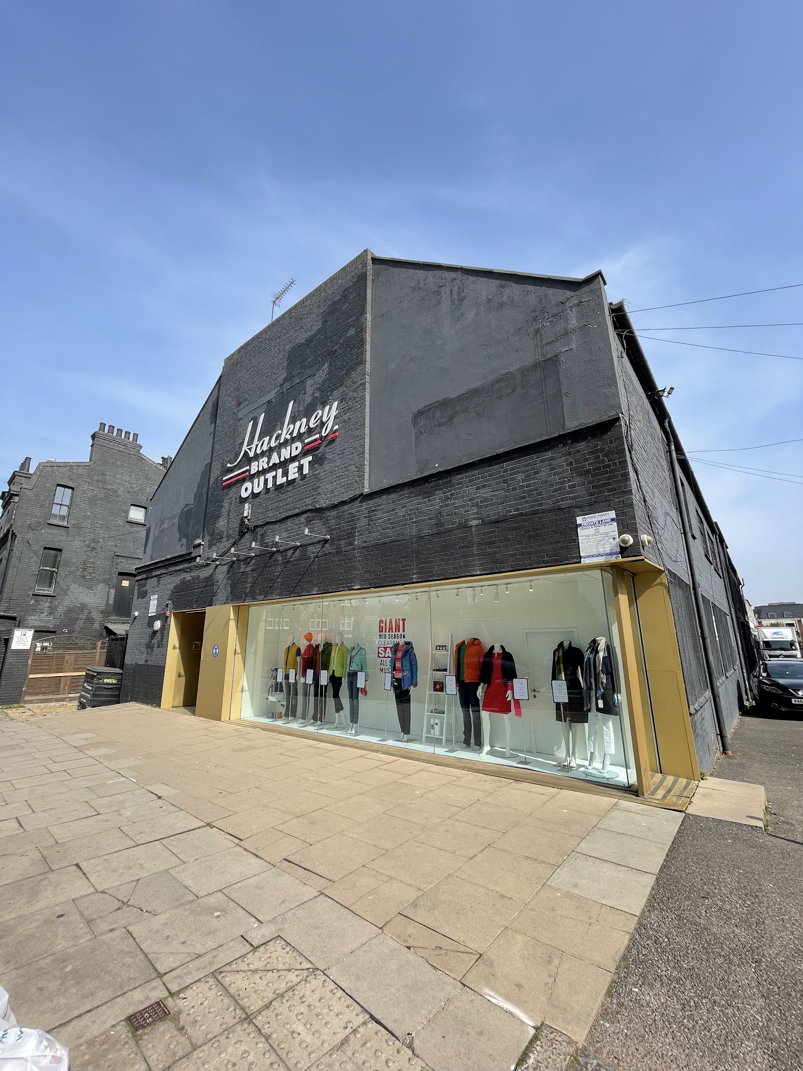 Burberry | Outlet | Hackney