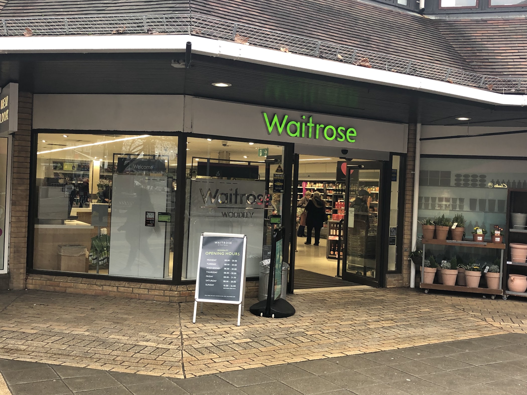 Waitrose Reading Waitrose & Partners | Woodley – TortoisePath | United Kingdom 🇬🇧