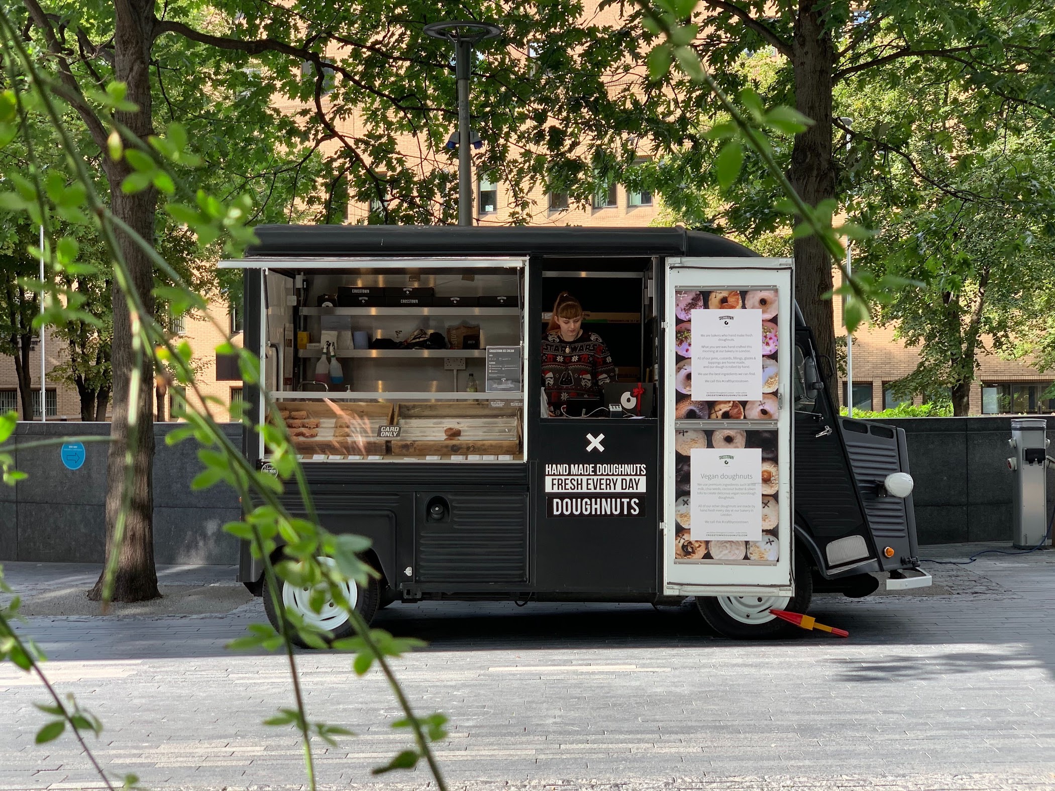 Crosstown | Doughnuts, Ice Cream & Coffee | Food Truck | London Bridge