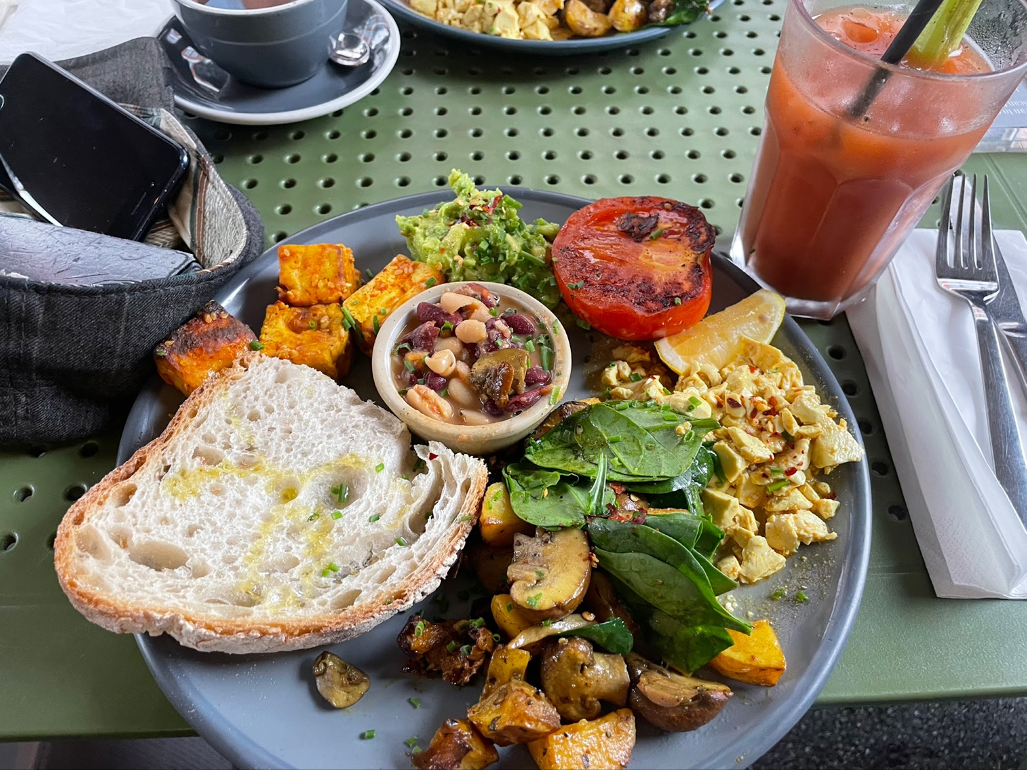 KIN Cafe – TortoisePath | United Kingdom 🇬🇧