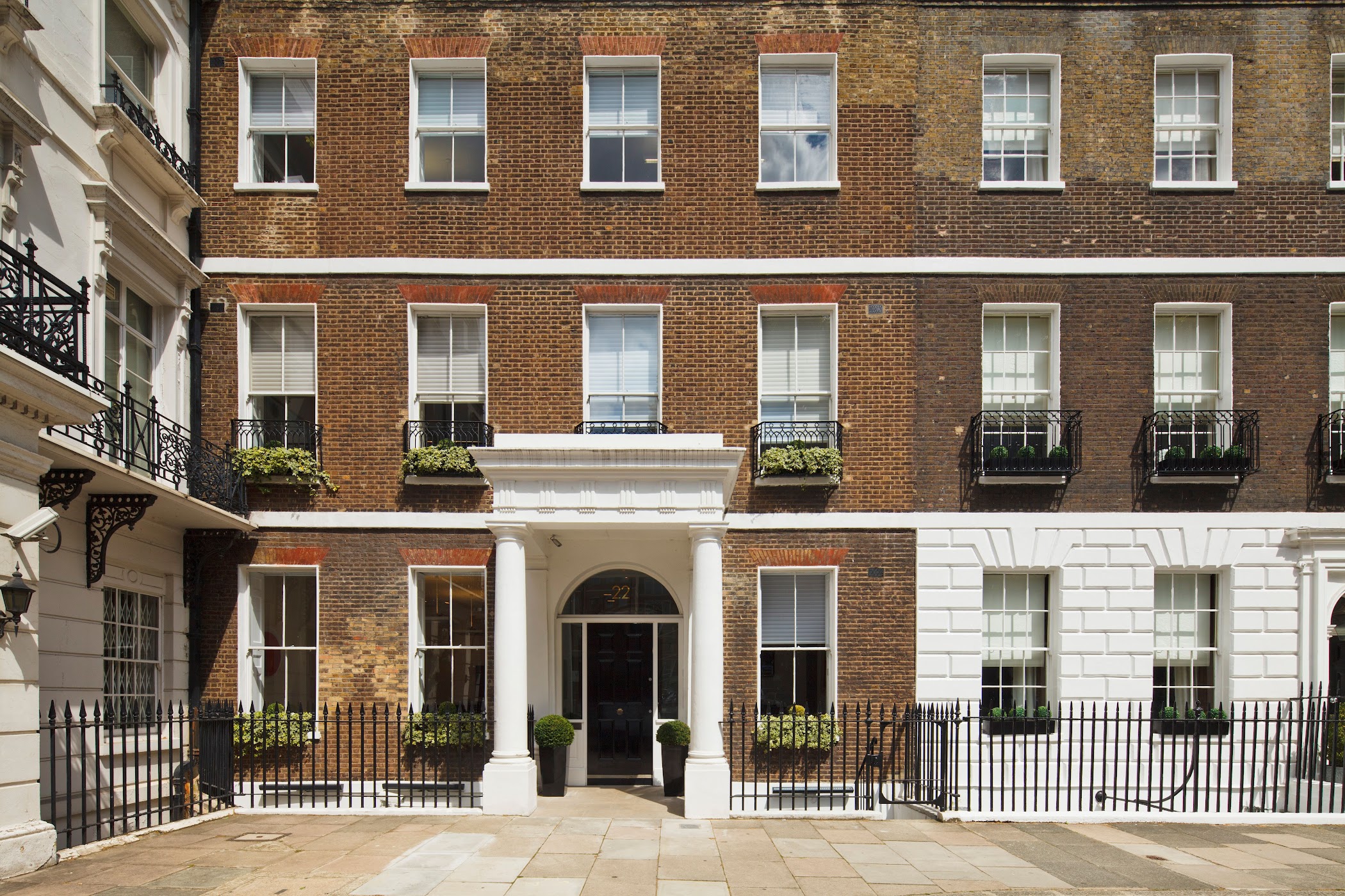 Fora | 22 Manchester Square — London