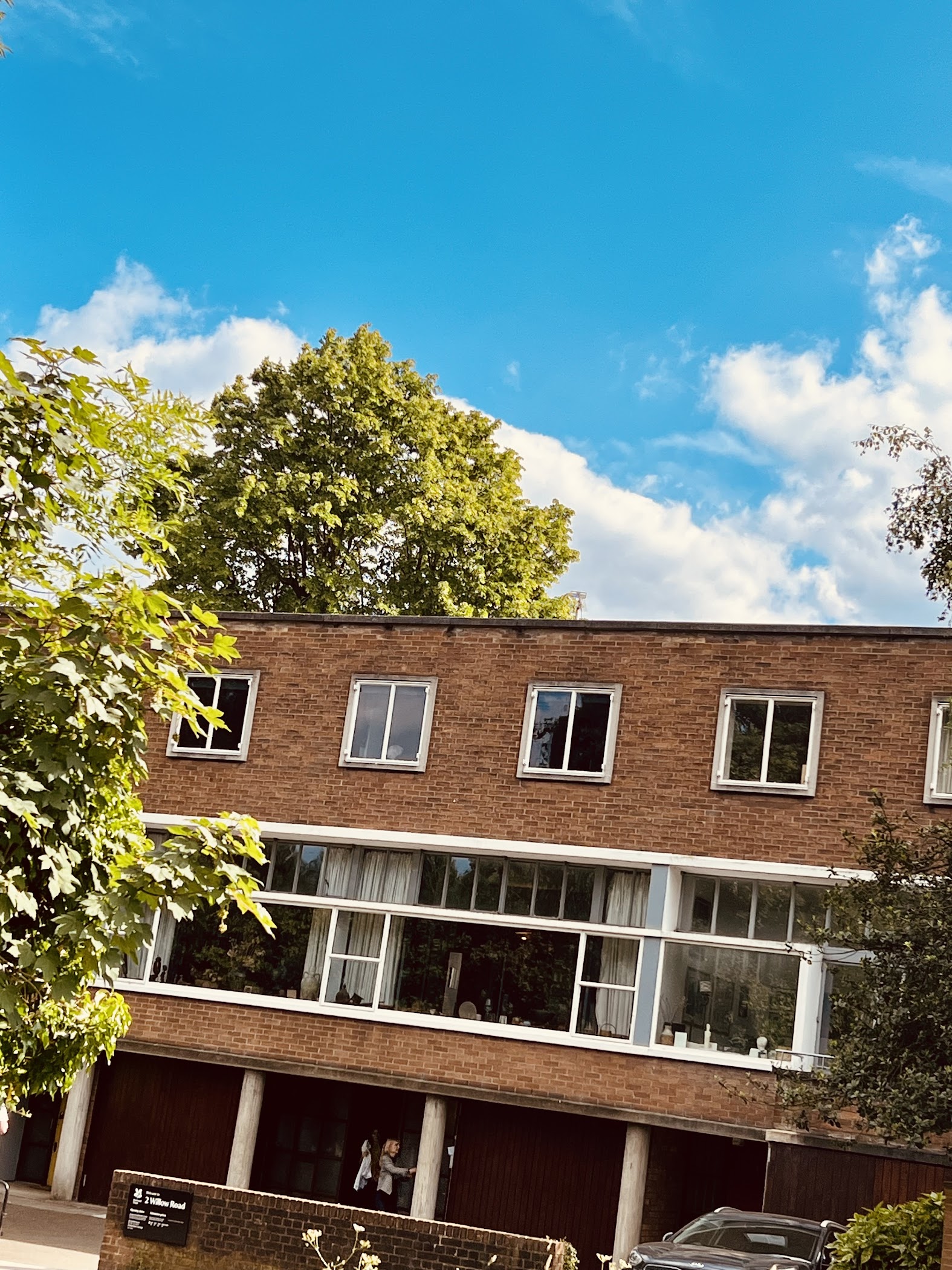 2 Willow Road — London