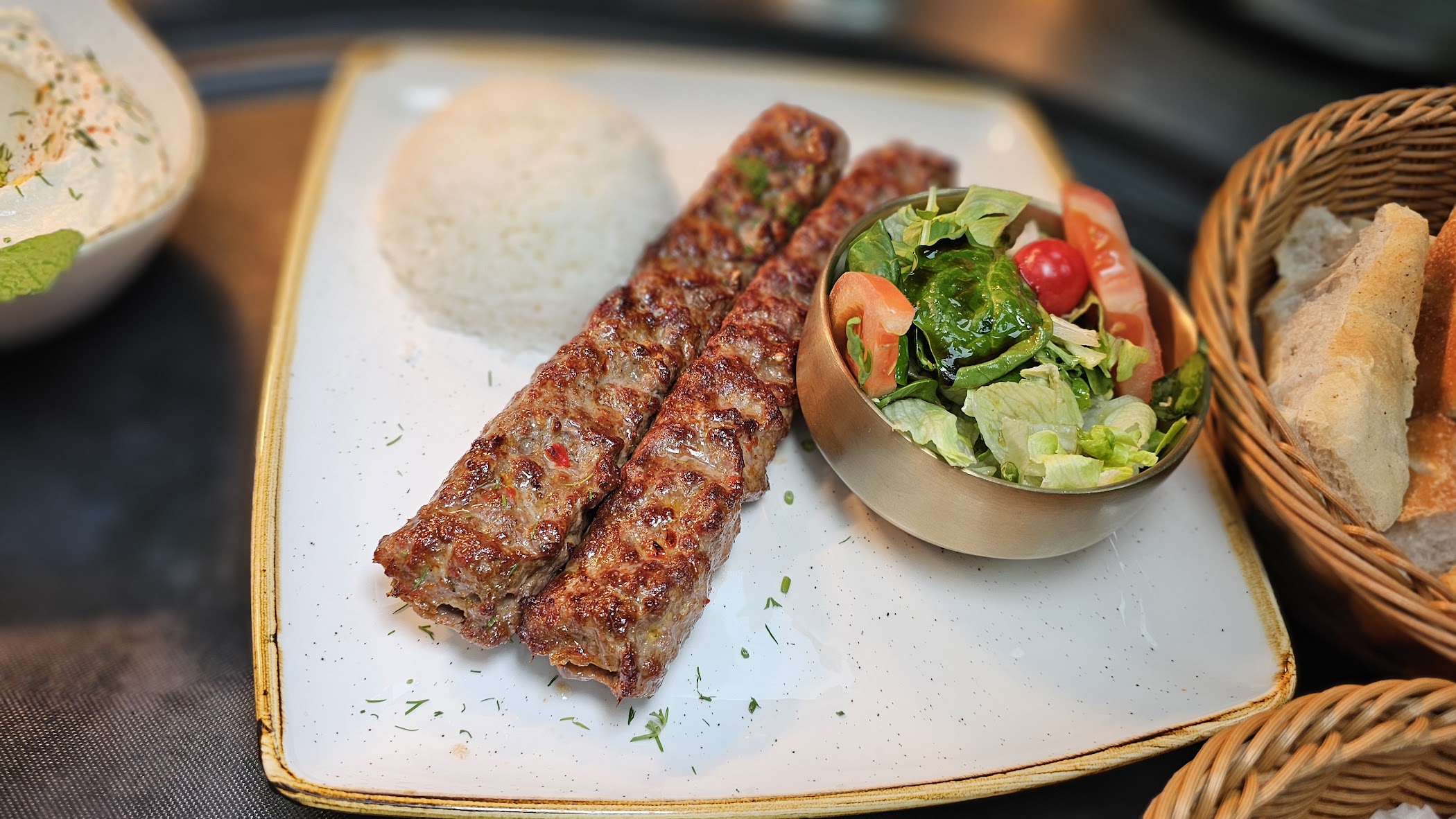 Fora Restaurant | Aldgate – TortoisePath | United Kingdom 🇬🇧