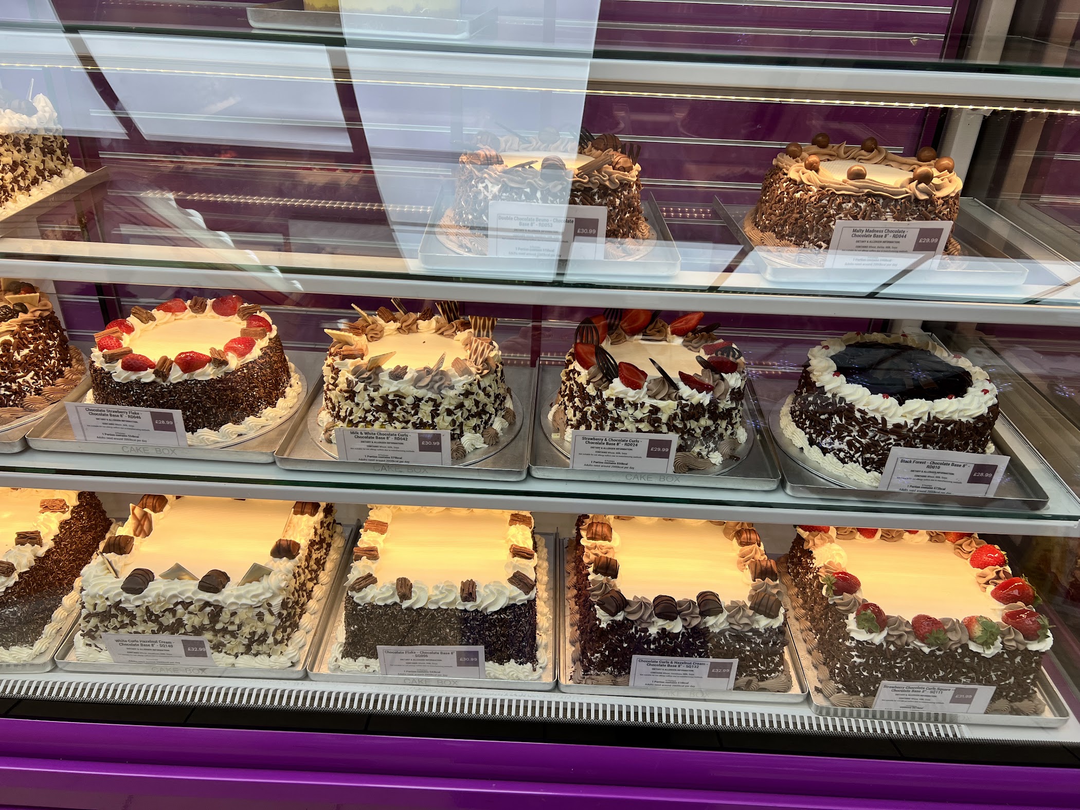 Cake Box | Green Street | Forest Gate – TortoisePath | United Kingdom 🇬🇧