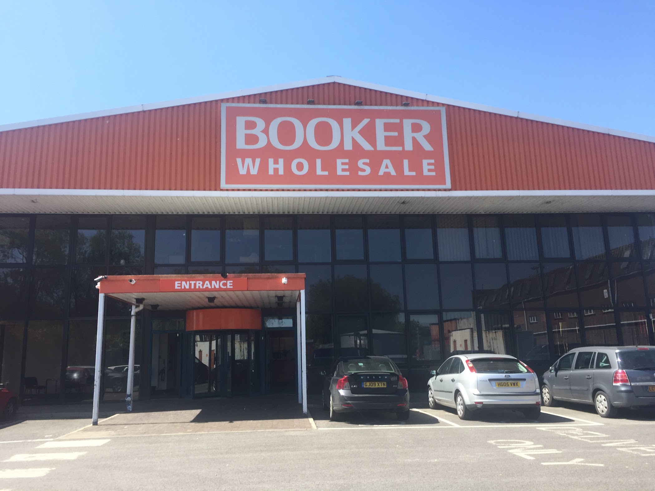 Arrival and context view at Booker | Sunbury in England.