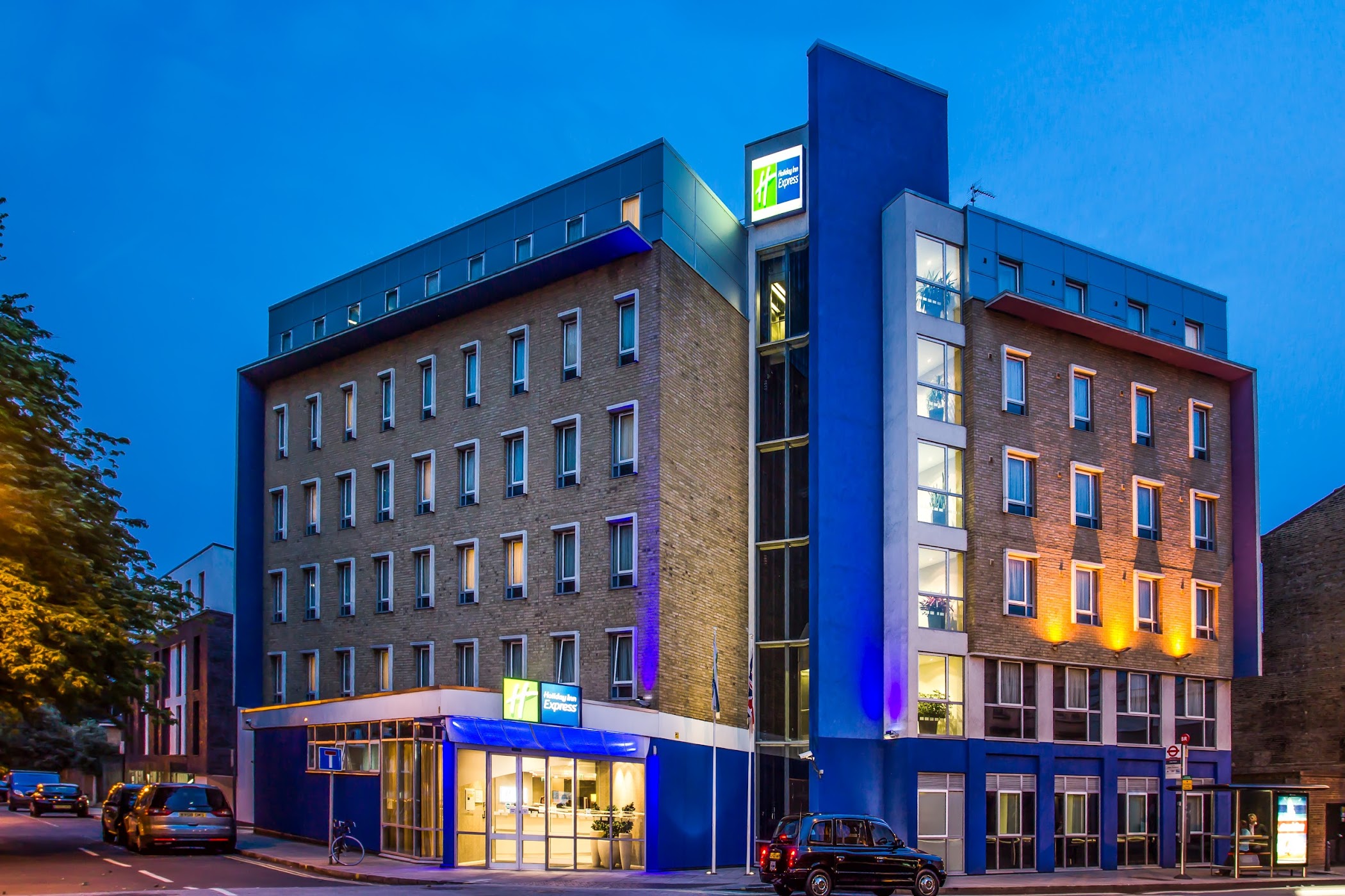 Holiday Inn | Express | London | Earl’s Court | an IHG Hotel