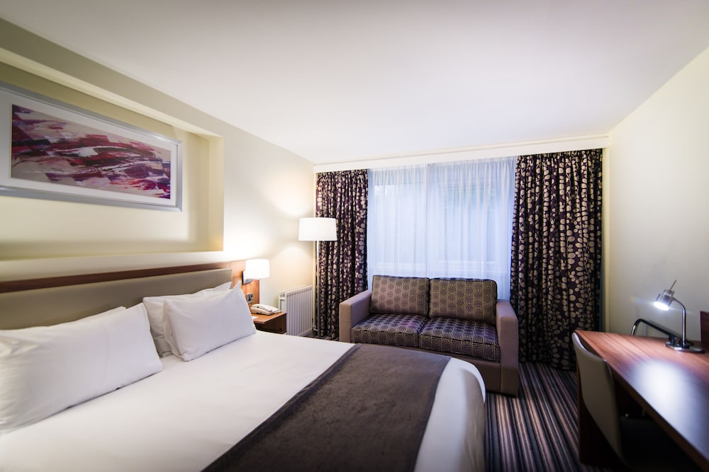 Holiday Inn | Stoke on Trent | M6 JCT.15 | an IHG Hotel — Newcastle-under-Lyme