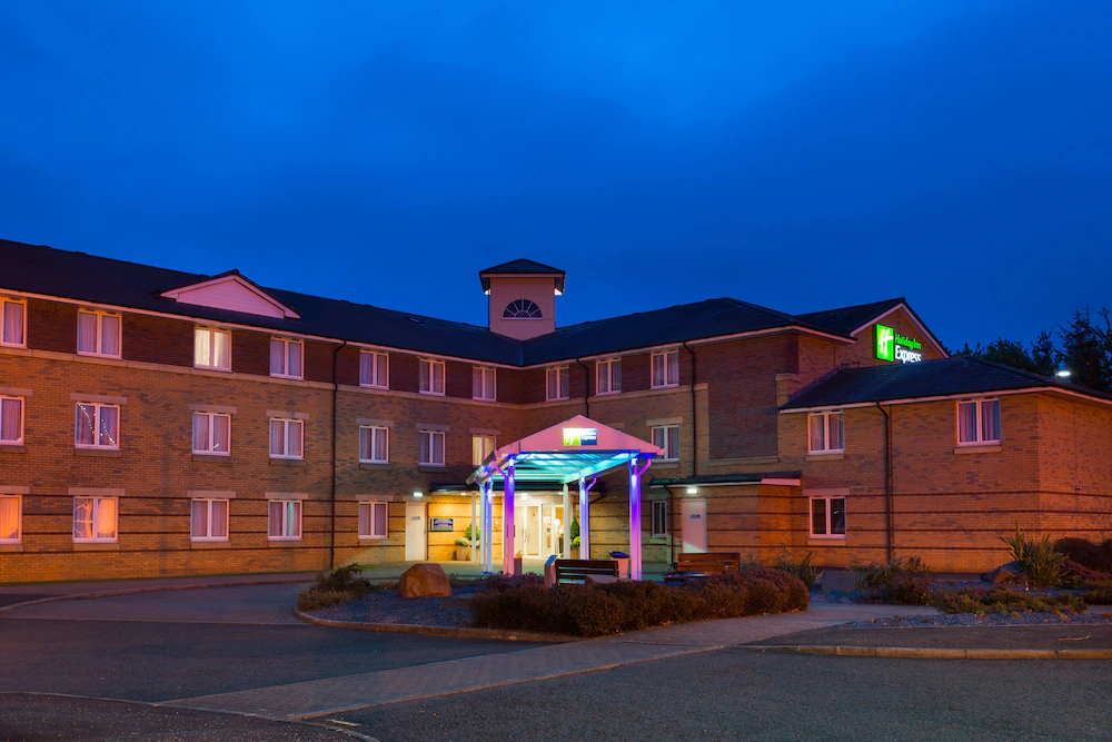 Holiday Inn | Express | Stirling | an IHG Hotel